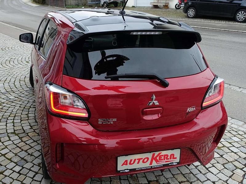 Gebraucht Mitsubishi Space Star Select+ 71 PS (52 kW) 2023 Amarena rot/piano schwarz (m) Kleinwagen