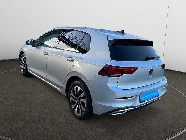 Gebraucht VW Golf VIII Active 131 PS (96 kW) 2022 Silber Limousine