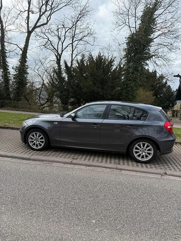 Silber Gebraucht 2007 BMW 118 Kleinwagen | 2.999 € (Teuer) - Bild 1/4