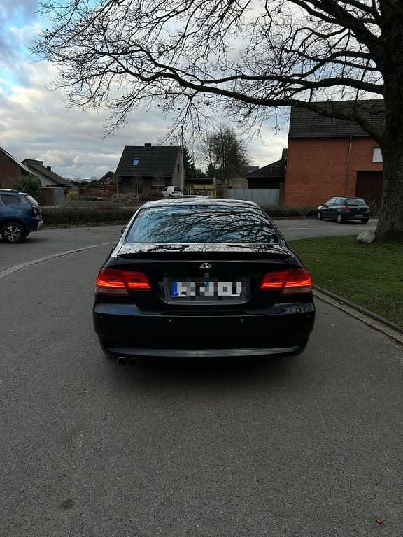 Gebraucht BMW 325 197 PS (144 kW) 2007 Schwarz Coupé