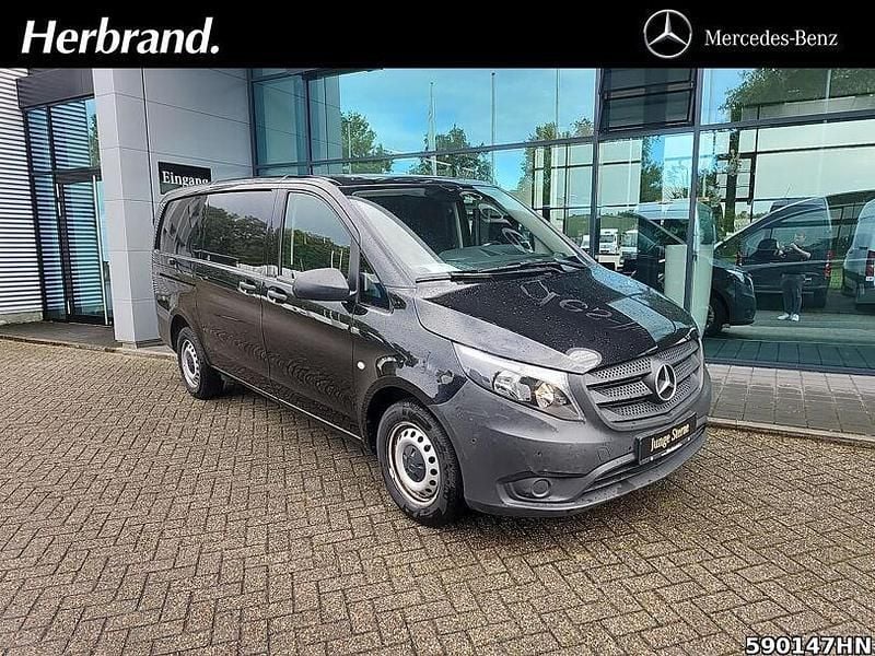 Schwarz Gebraucht 2023 Mercedes Vito Van / Kleinbus | 27.890 € (Guter Preis) - Bild 1/4