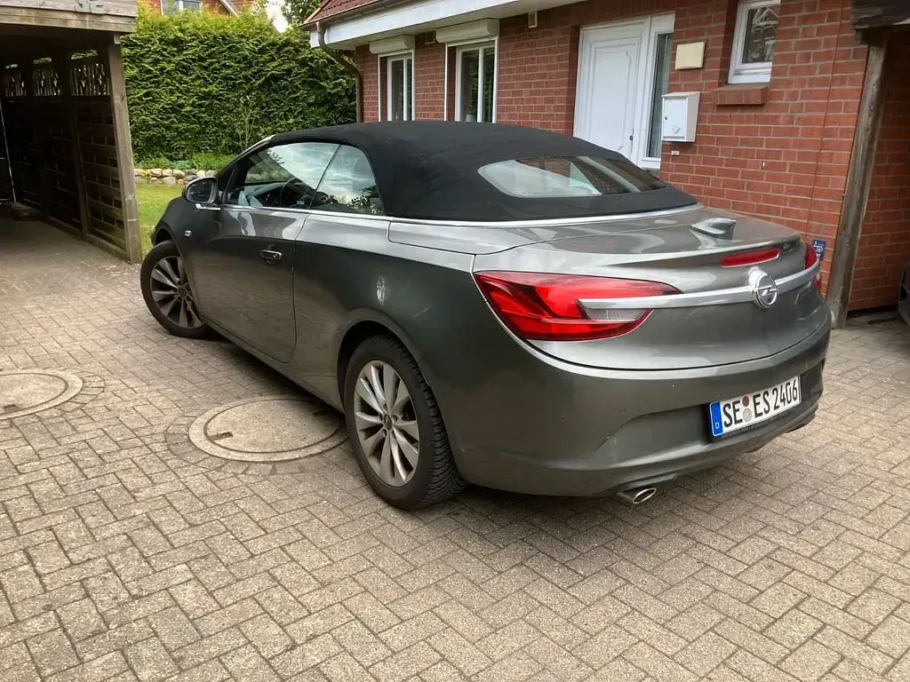 Gebraucht Opel Cascada Edition 140 PS (102 kW) 2018 Grau Cabrio