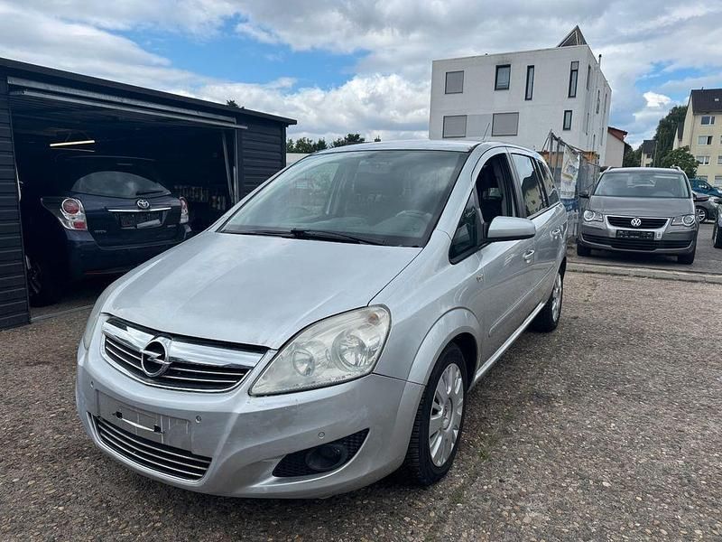 Silber Gebraucht 2008 Opel Zafira Edition Van / Kleinbus | 2.390 € (Guter Preis) - Bild 1/4