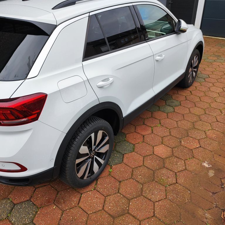Gebraucht VW T-Roc Move 110 PS (80 kW) 2023 Weiß SUV