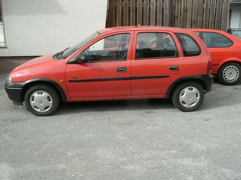 Gebraucht Opel Corsa 54 PS (39 kW) 1999 Rot Limousine