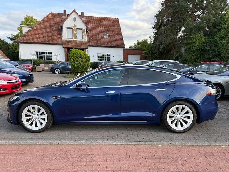 Blau Gebraucht 2018 Tesla Model S Limousine | 21.500 € (Guter Preis) - Bild 1/4