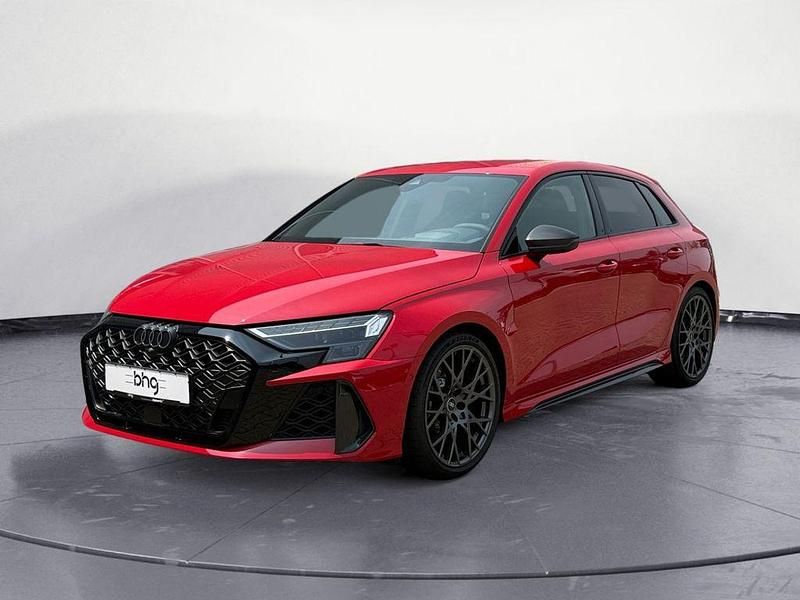 Rot Neu 2025 Audi RS3 Sportback Premium Kleinwagen | 77.990 € (Teuer) - Bild 1/4