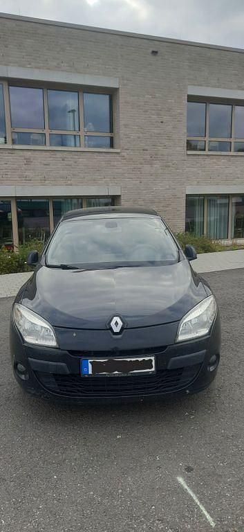 Gebraucht Renault Mégane Dynamique 131 PS (96 kW) 2011 Schwarz Limousine