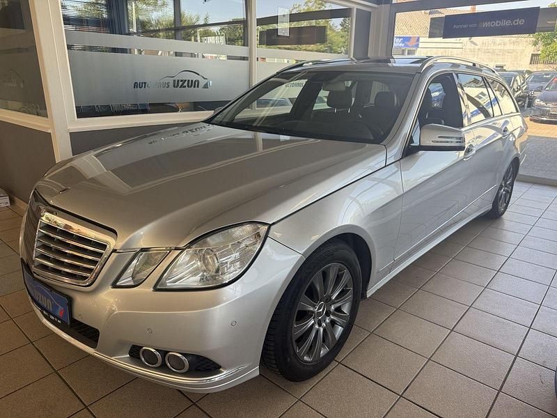 Silber Gebraucht 2011 Mercedes E220 Elegance Kombi | 4.990 € (Guter Preis) - Bild 1/4