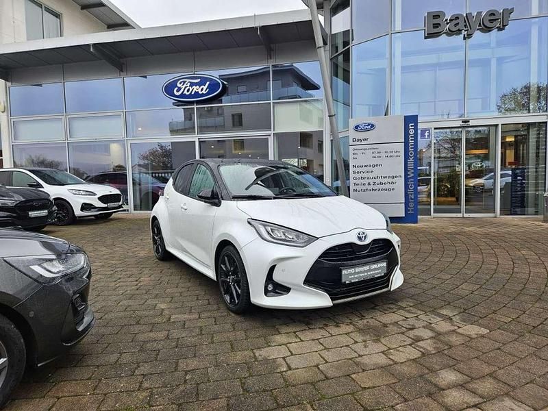 Gebraucht Toyota Yaris Hybrid Basis 116 PS (85 kW) 2022 Platinweiss metallic, dach sch Kleinwagen