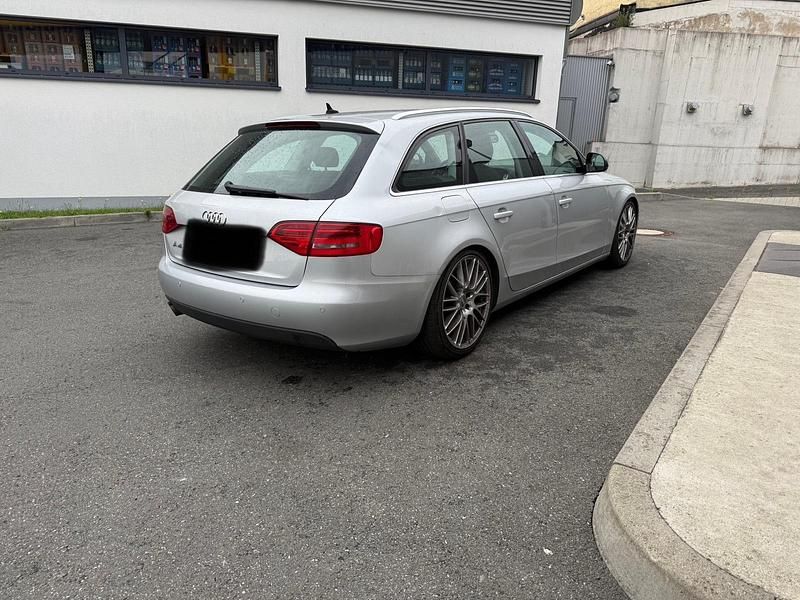 Silber Gebraucht 2008 Audi A4 Kombi | 6.400 € (Etwas zu teuer) - Bild 1/4