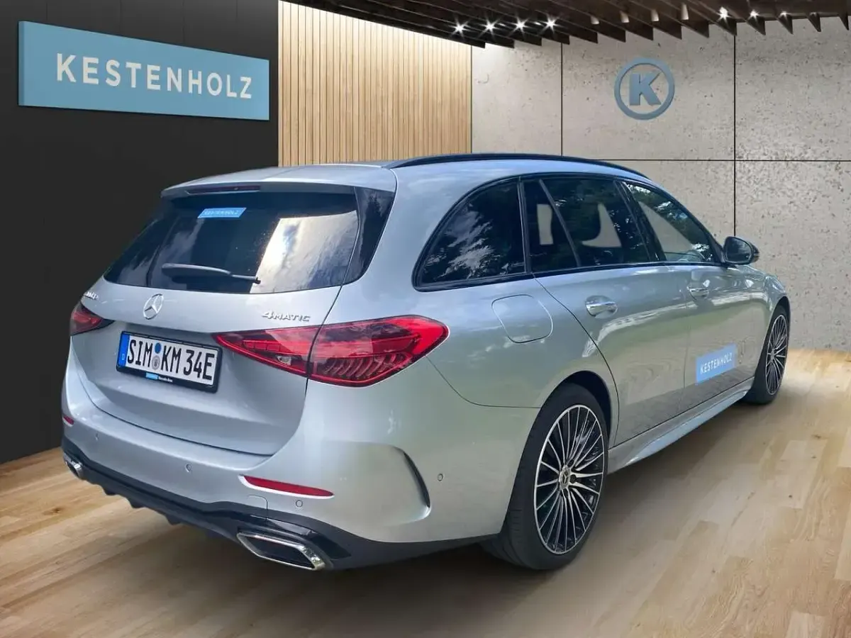 Gebraucht Mercedes C300e AMG 313 PS (230 kW) 2025 Lack hightechsilber Kombi
