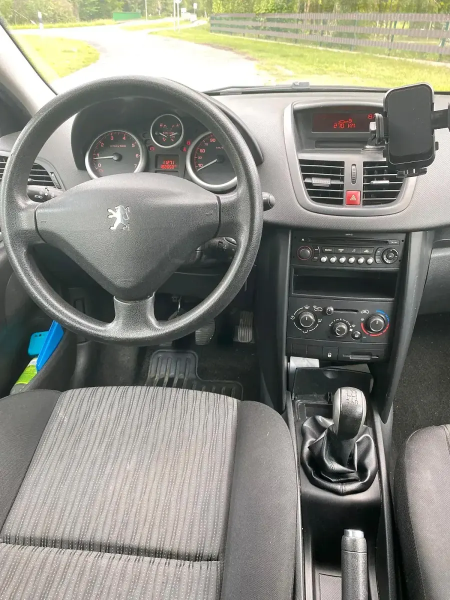 Gebraucht Peugeot 207 95 PS (69 kW) 2009 Grau Kleinwagen