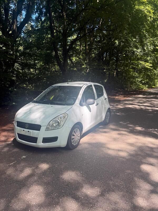 Weiß Gebraucht 2011 Suzuki Splash Kleinwagen | 3.990 € (Teuer) - Bild 1/4