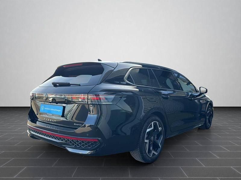 Gebraucht VW Passat R-line 265 PS (194 kW) 2025 Grenadillschwarz metallic (metallic) Kombi