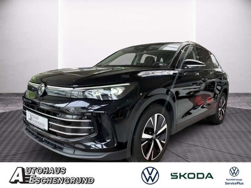 Deep black perleffekt Gebraucht 2024 VW Tiguan IQ Drive SUV | 43.890 € - Bild 1/4