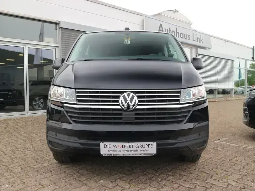 Gebraucht VW Multivan Comfortline 150 PS (110 kW) 2022 Deep black perleffekt Van / Kleinbus