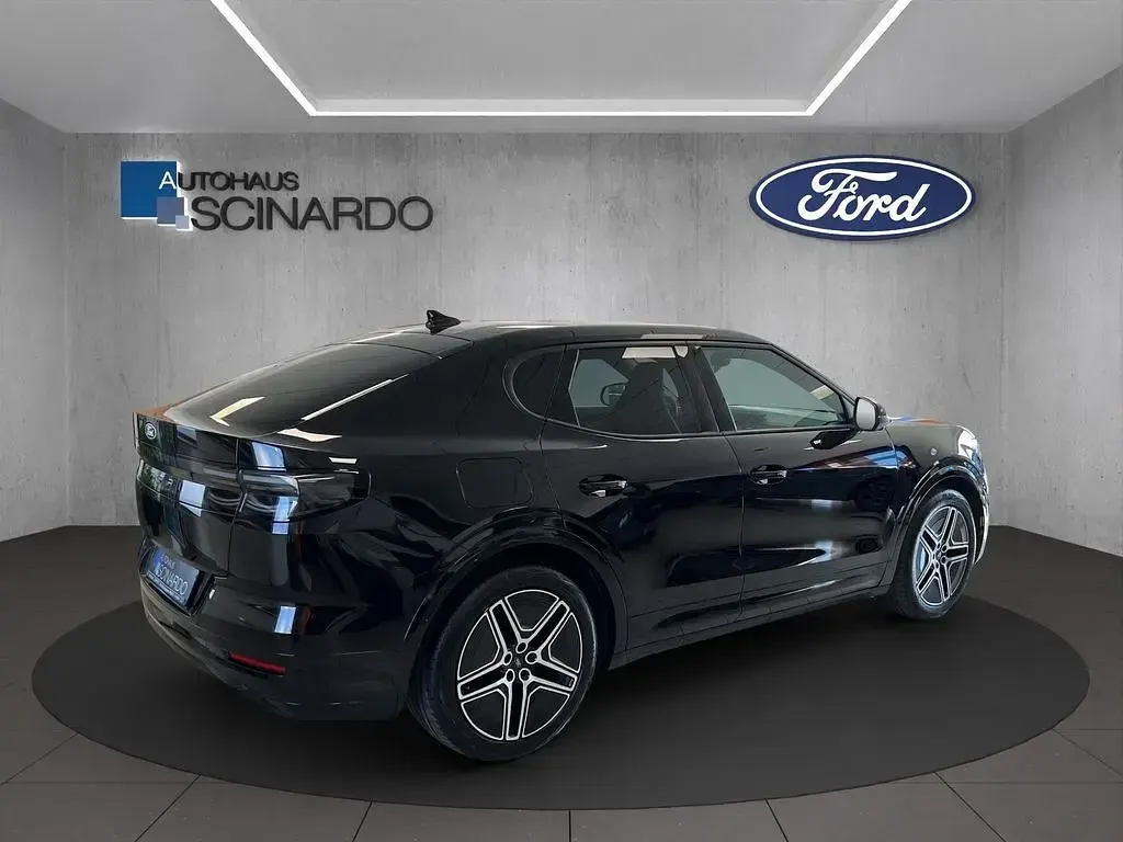 Używany Ford Capri Premium 250 kW (340 KM) 2025 Czarny SUV