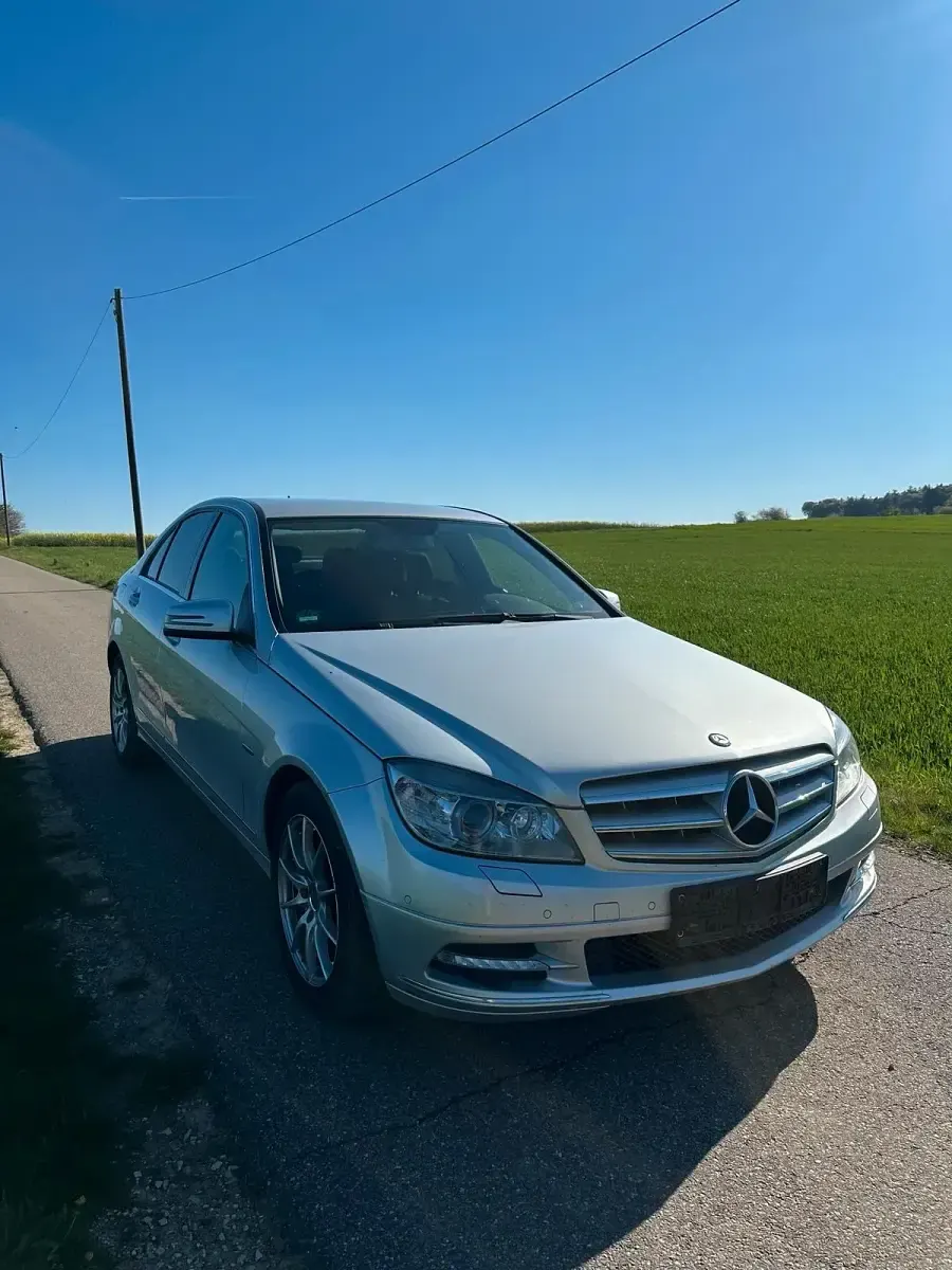 Gebraucht Mercedes C200 163 PS (119 kW) 2010 Silber Limousine