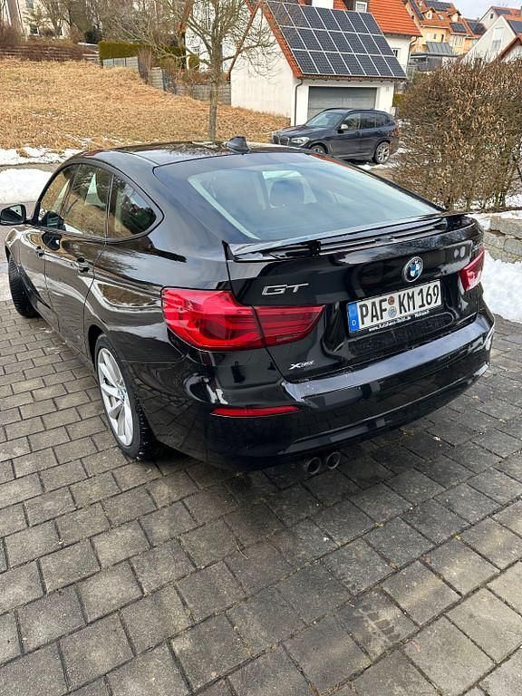 Gebraucht BMW 320 Gran Turismo 190 PS (139 kW) 2016 Schwarz Limousine