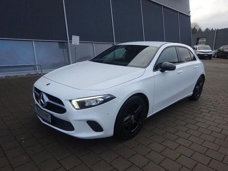 Gebraucht Mercedes A180 136 PS (100 kW) 2021 Weiß Limousine