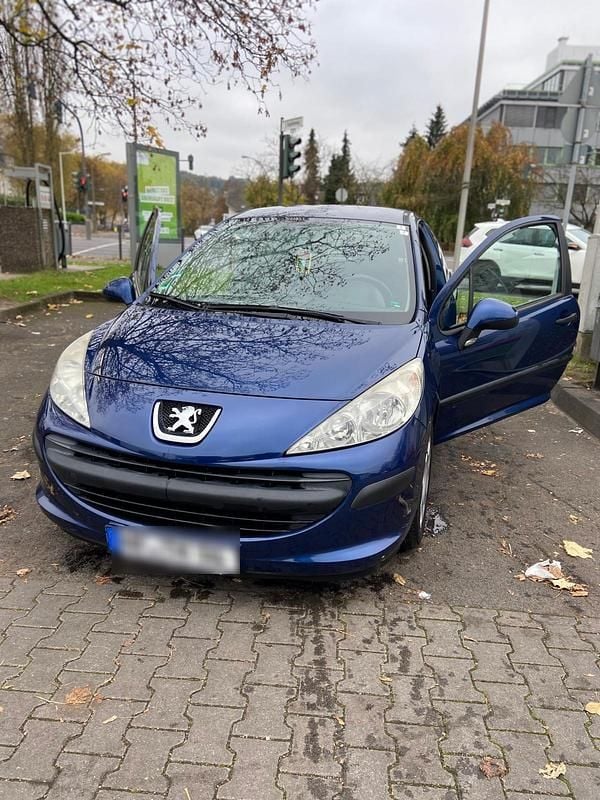 Gebraucht Peugeot 207 74 PS (54 kW) 2008 Blau Kleinwagen