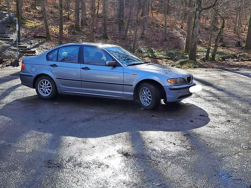 Gebraucht 2003 BMW 316 Limousine | 2.900 € (Etwas zu teuer) - Bild 1/4