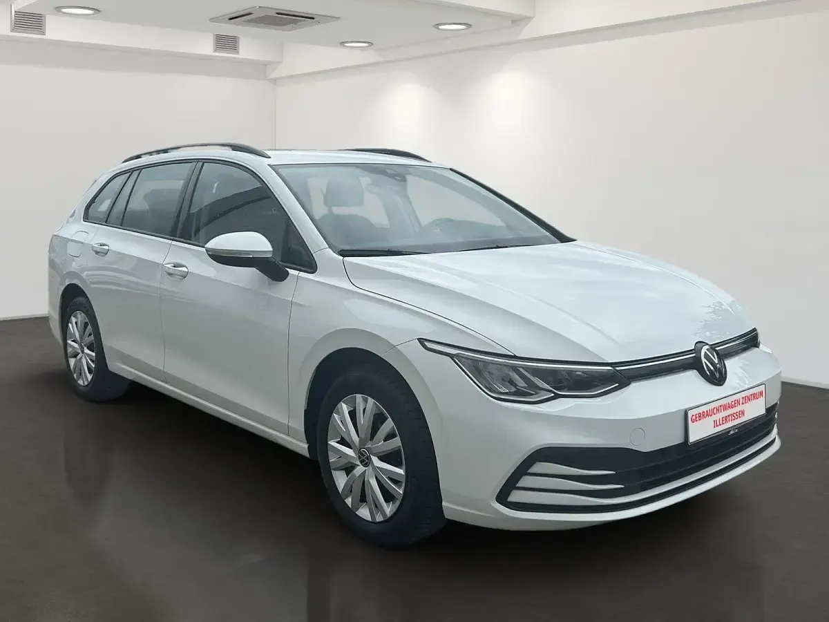 Gebraucht VW Golf VIII Life 116 PS (85 kW) 2023 Weiß Kombi