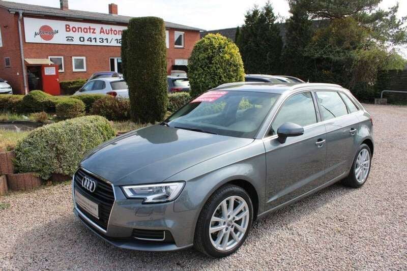 Monsoon gray metallic Gebraucht 2019 Audi A3 Sportback Design Kombi | 21.980 € (Fairer Preis) - Bild 1/4