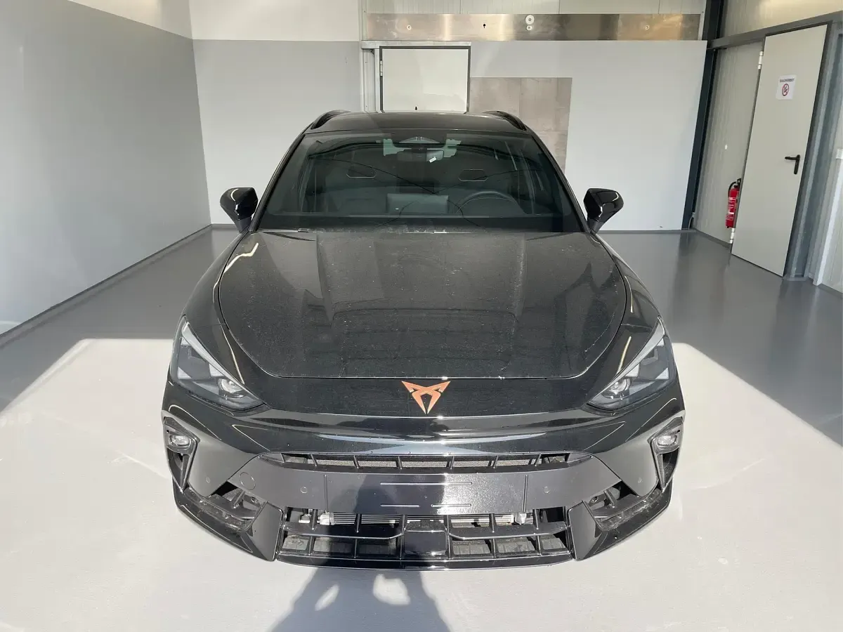 Neu Cupra Leon VZ3 333 PS (244 kW) 2026 [0e0e] midnight schwarz metallic Limousine