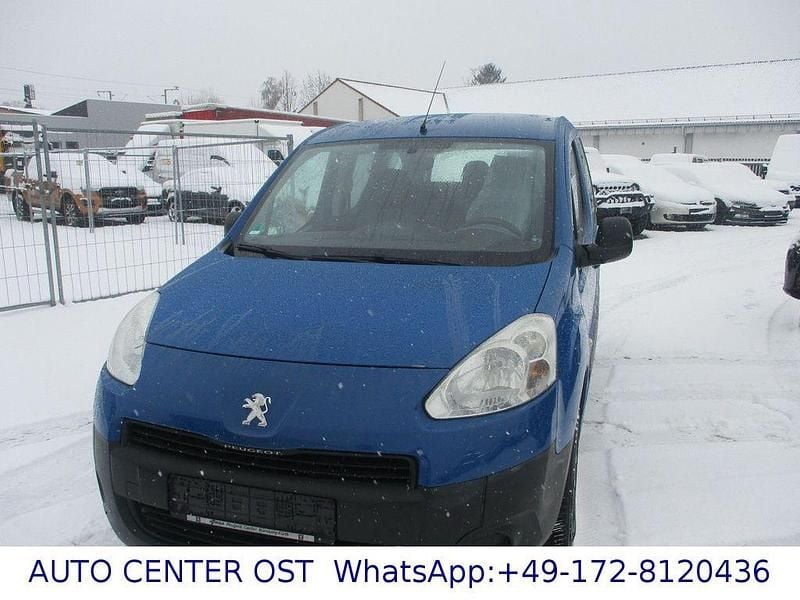 Gebraucht Peugeot Partner Tepee Active 92 PS (67 kW) 2013 Blau Van / Kleinbus