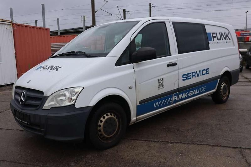Arktikweiss Gebraucht 2013 Mercedes Vito Van / Kleinbus | 5.500 € (Guter Preis) - Bild 1/4