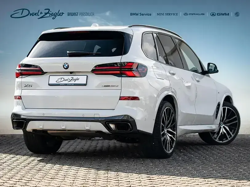 Gebraucht BMW X5 M Sport 298 PS (219 kW) 2025 Alpinweiß uni SUV