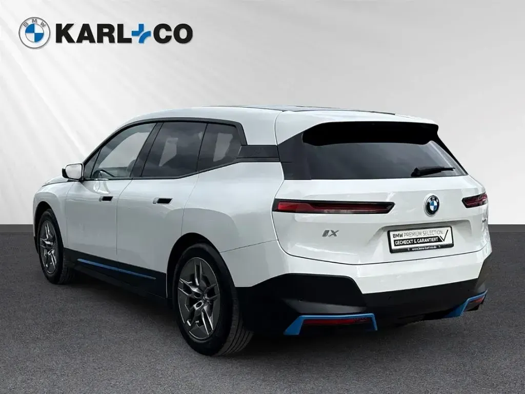Gebraucht BMW iX 239 kW (326 PS) 2022 Alpinweiss uni SUV