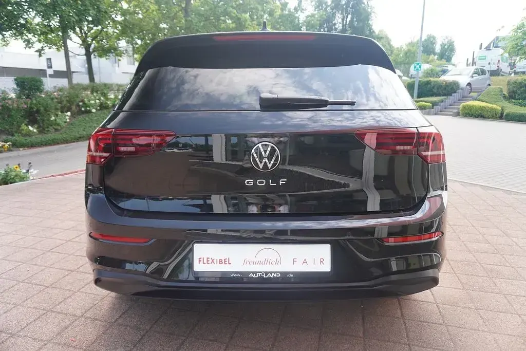 Neu VW Golf VIII 116 PS (85 kW) 2026 Grenadillaschwarzmet. Limousine