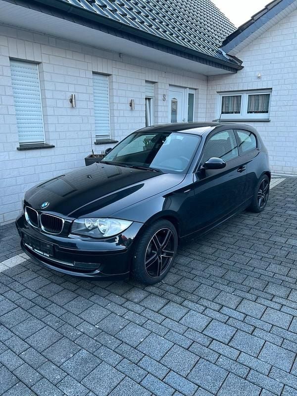 Gebraucht BMW 118 143 PS (105 kW) 2008 Schwarz Kleinwagen