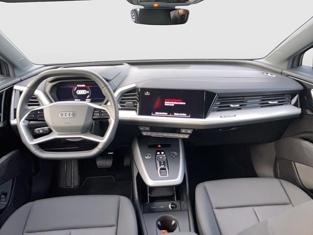 Grau Gebraucht 2024 Audi Q4 e-tron S-Line SUV | 46.970 € (Fairer Preis) - Bild 1/4