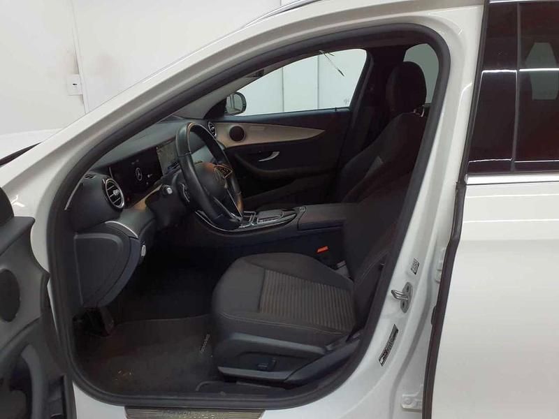Gebraucht Mercedes E300 211 PS (155 kW) 2022 Weiß Kombi