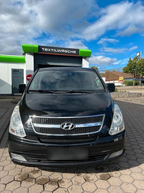 Schwarz Gebraucht 2010 Hyundai H-1 Van / Kleinbus | 4.900 € (Superpreis) - Bild 1/4