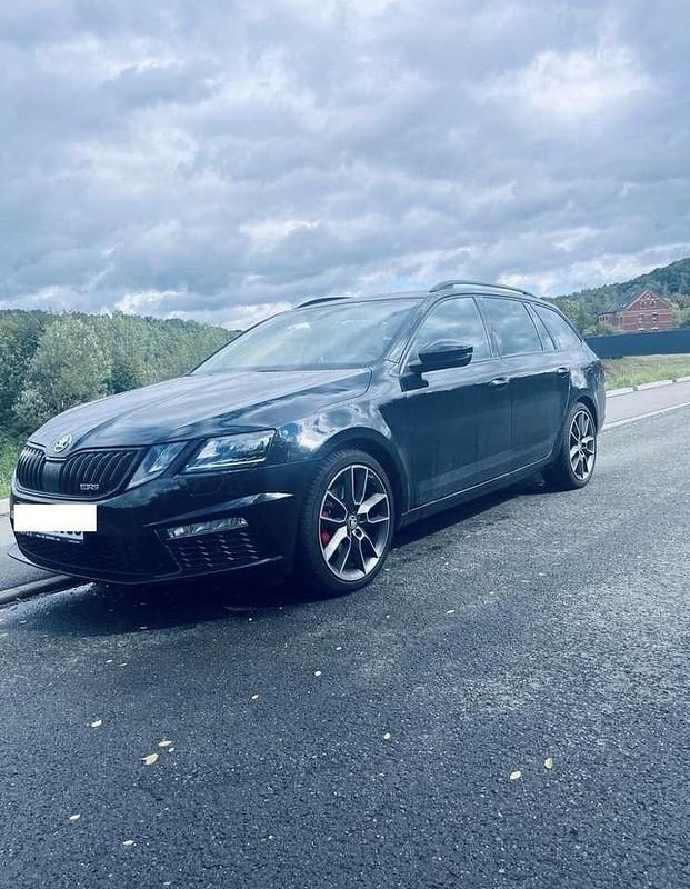 Schwarz Gebraucht 2020 Skoda Octavia RS Kombi | 22.000 € (Fairer Preis) - Bild 1/4