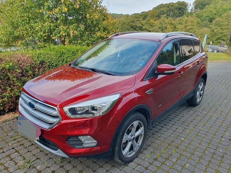 Rot Gebraucht 2018 Ford Kuga Titanium SUV | 15.999 € (Fairer Preis) - Bild 1/4
