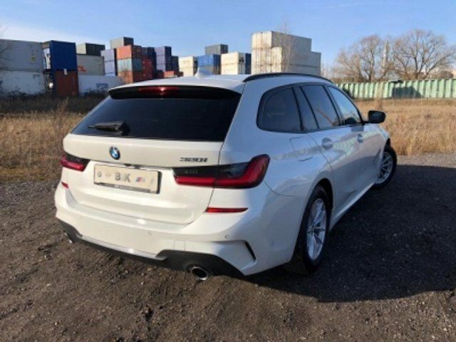 Gebraucht BMW 320 M Sport 184 PS (135 kW) 2020 Weiß metallic Kombi