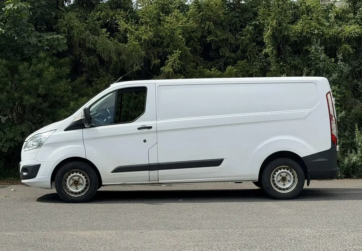 Gebraucht Ford Transit Custom 105 PS (77 kW) 2017 Weiß Van