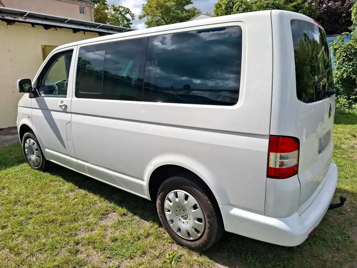 Gebraucht VW Caravelle 131 PS (96 kW) 2008 Weiß Van