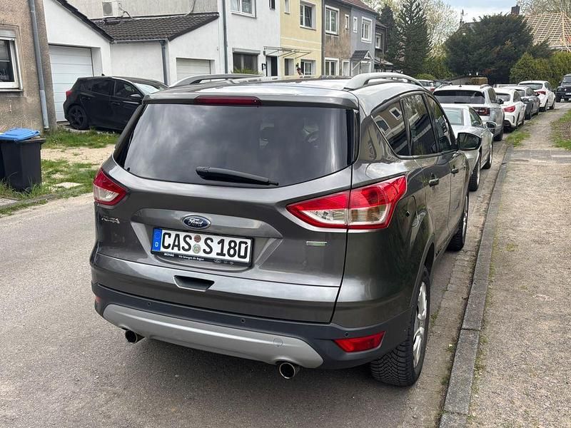 Gebraucht Ford Kuga Individual 150 PS (110 kW) 2015 Grau SUV