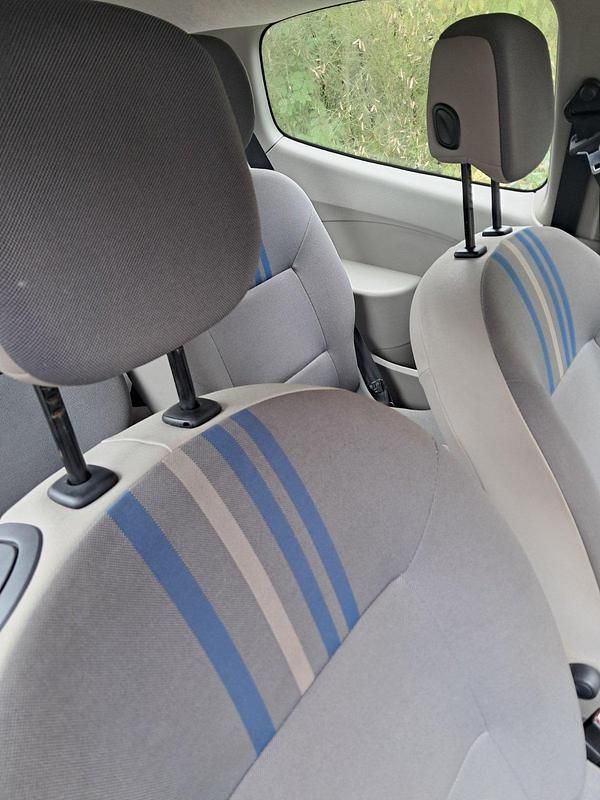 Blau Gebraucht 2008 Renault Twingo Kleinwagen | 2.200 € - Bild 1/4