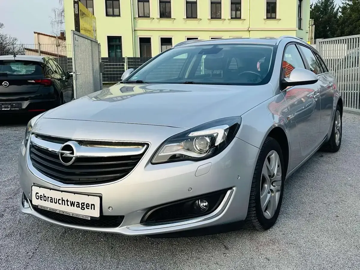 Gebraucht Opel Insignia Business Edition 136 PS (100 kW) 2016 Argon silber/ice silver (m2) Kombi