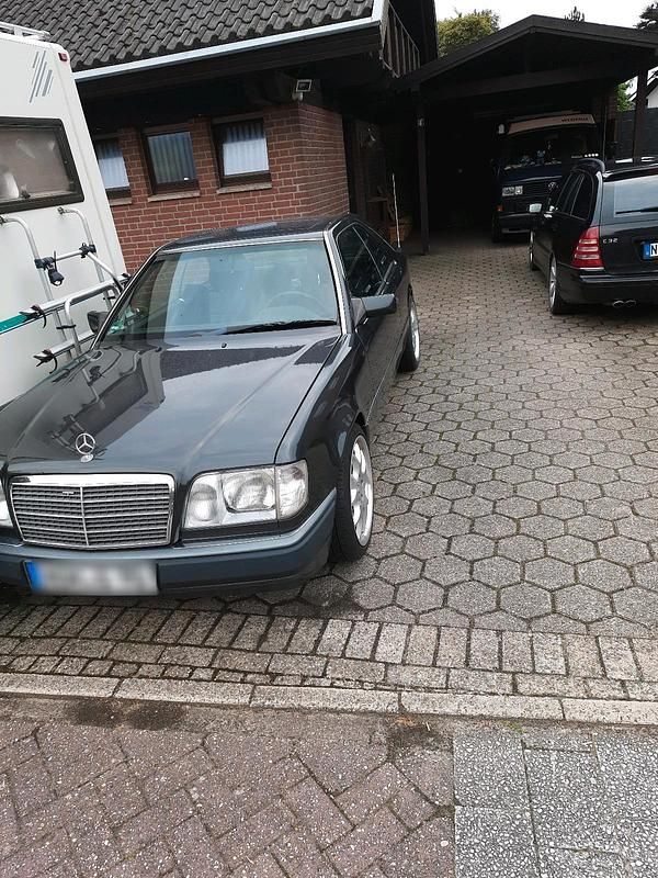 Schwarz Gebraucht 1991 Mercedes E300 Coupé | 6.450 € - Bild 1/3