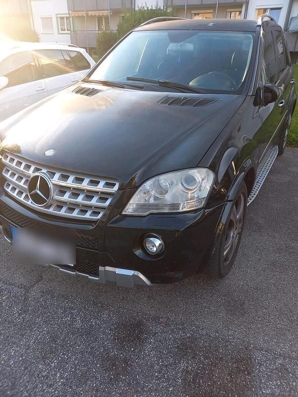 Schwarz Gebraucht 2008 Mercedes ML320 SUV | 5.399 € - Bild 1/4