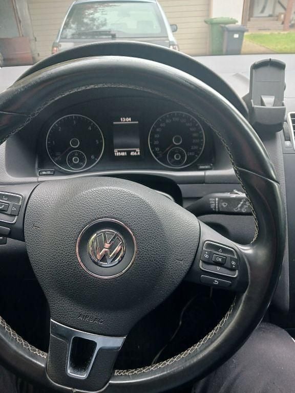 Gebraucht VW Touran Cup 140 PS (102 kW) 2015 Braun Van / Kleinbus